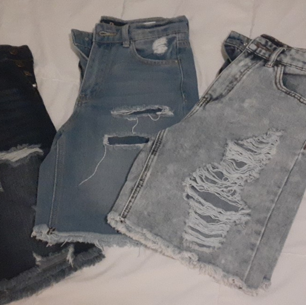 Clothes - Picture 9 of 16